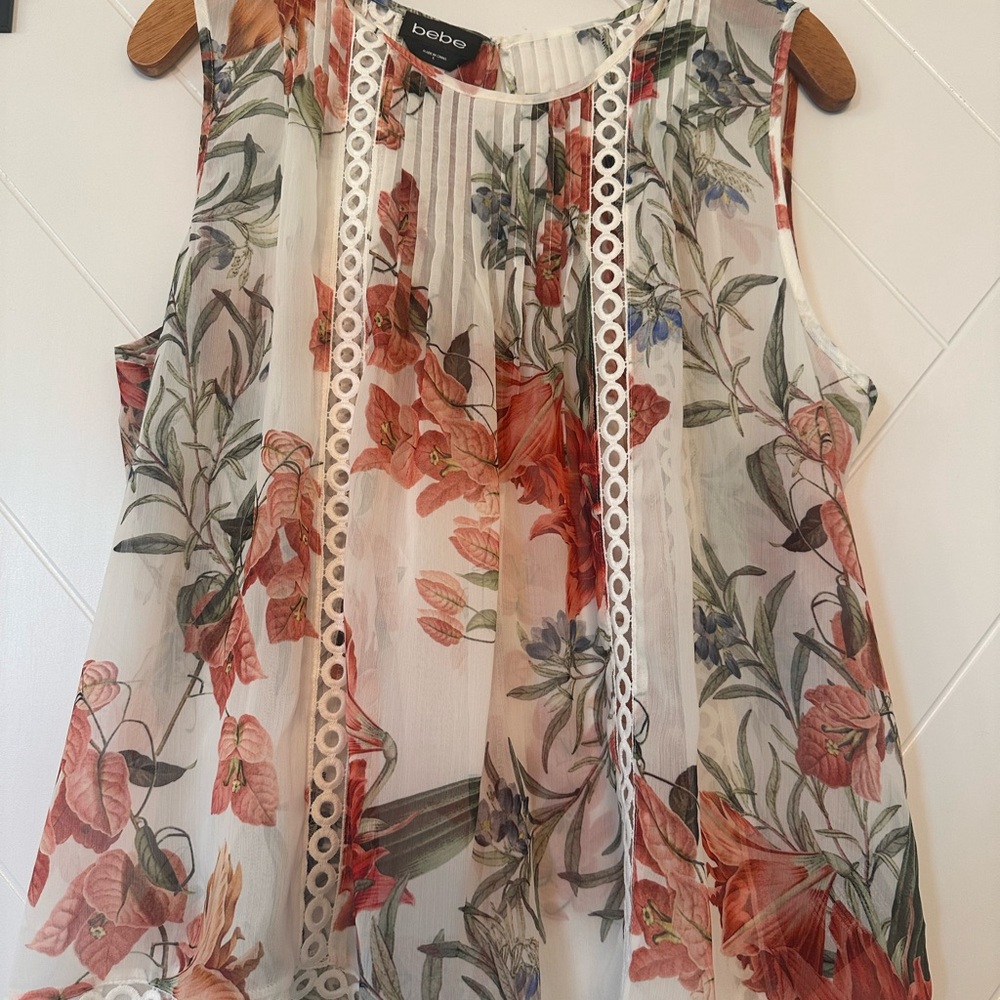 Bebe floral Blouse